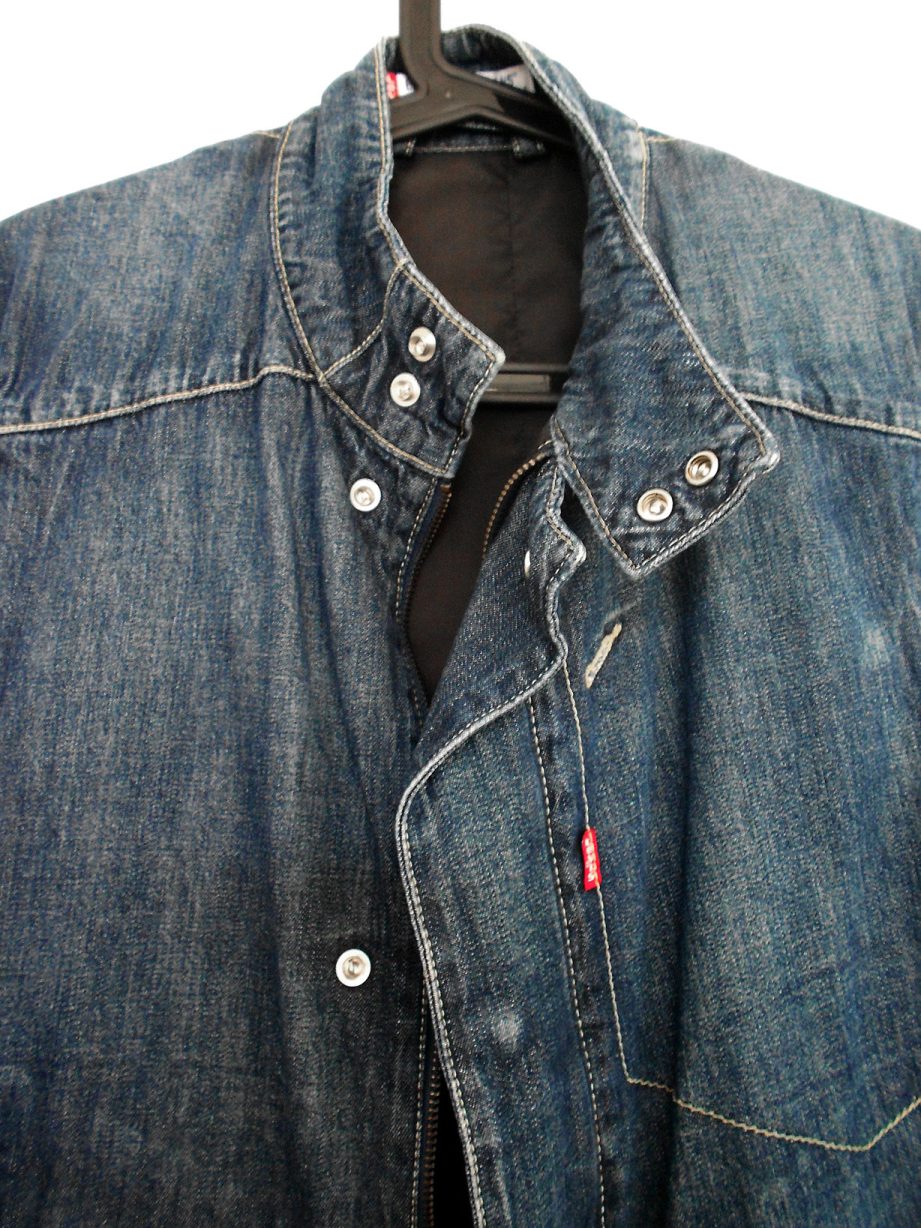 Vintage Levi's hand-painted jeans waistcoat Carp Koi front view detail of mandarin collar