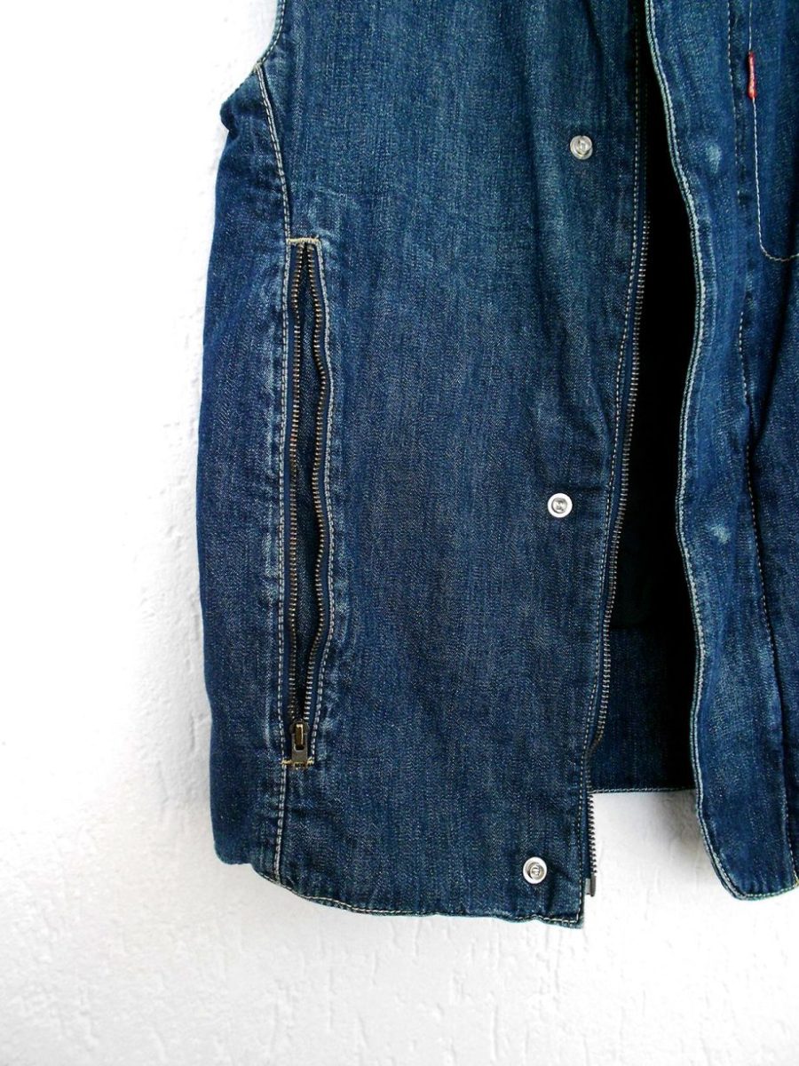 Vintage Levi's hand-painted Jeans waistcoat Carp Koi front view right pocket detail