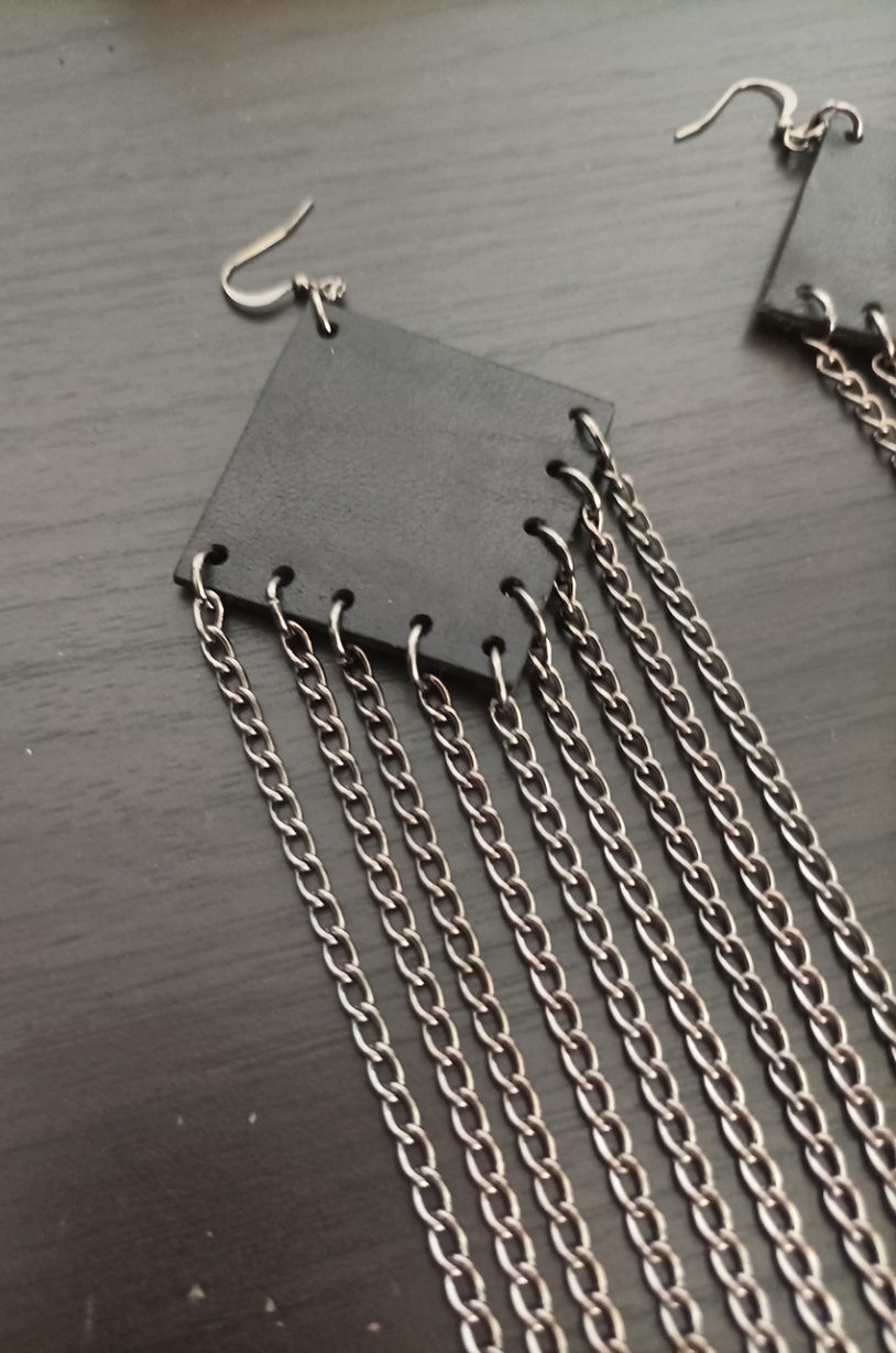 Orecchini pendenti in pelle nera "Black Square" - Image 4