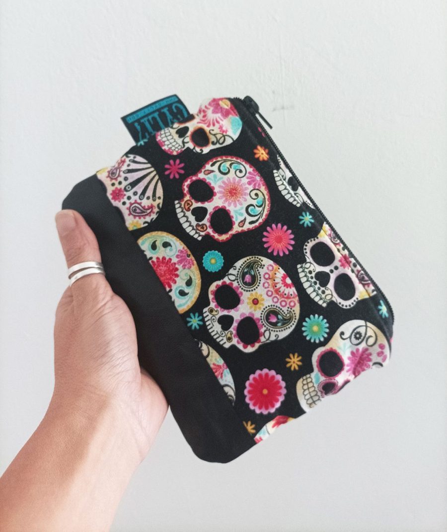 Alternative view of "Sugar skull" bustina necessaire teschi messicani e pelle nera