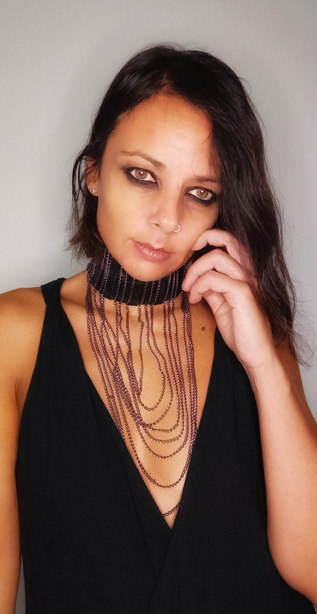 Collana collare in pelle nera e catene "Skin" - Image 4