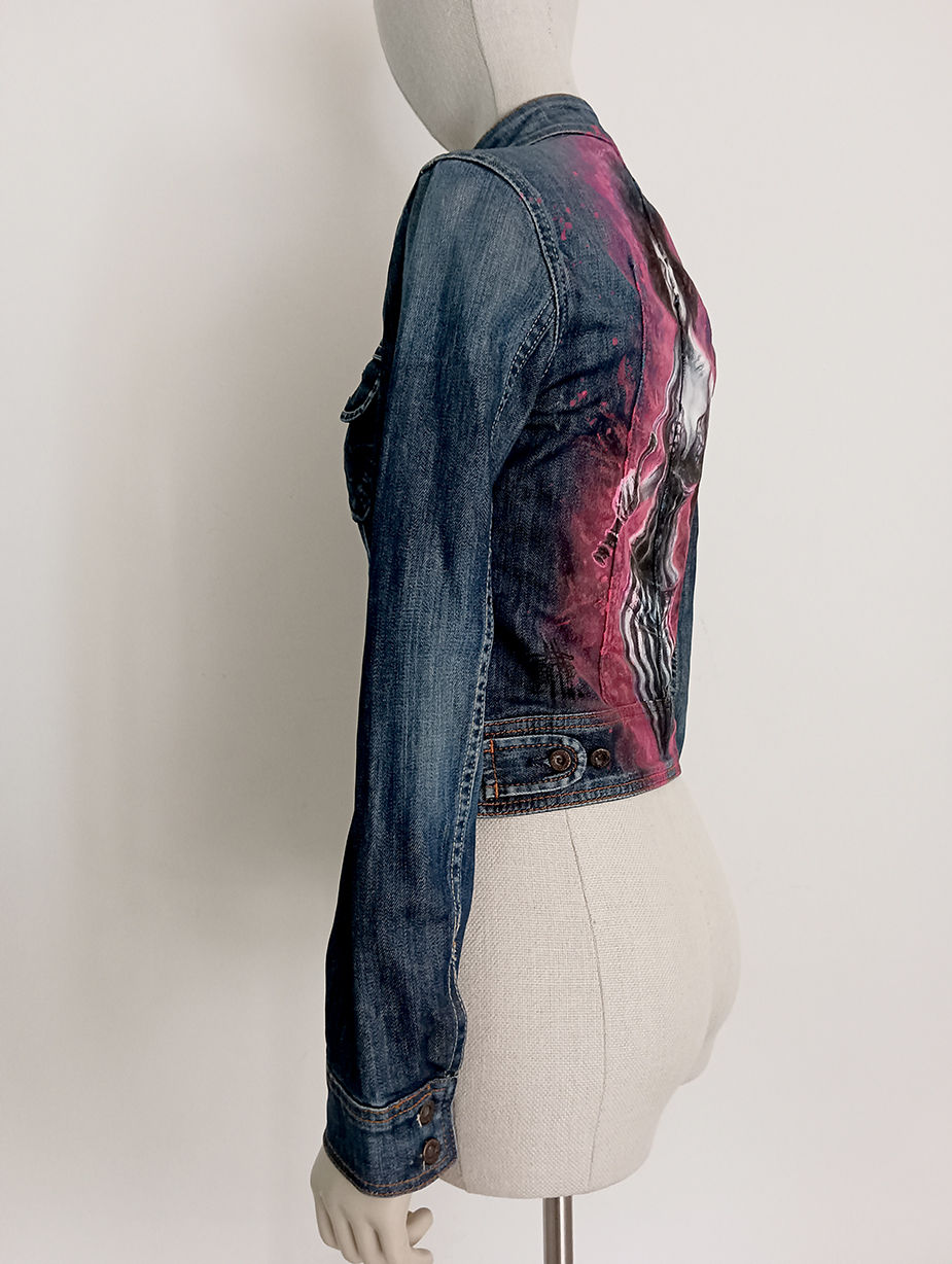 Giacca di Jeans Custom "Bad girl" – Pezzo Unico Dipinto a Mano - immagine 7