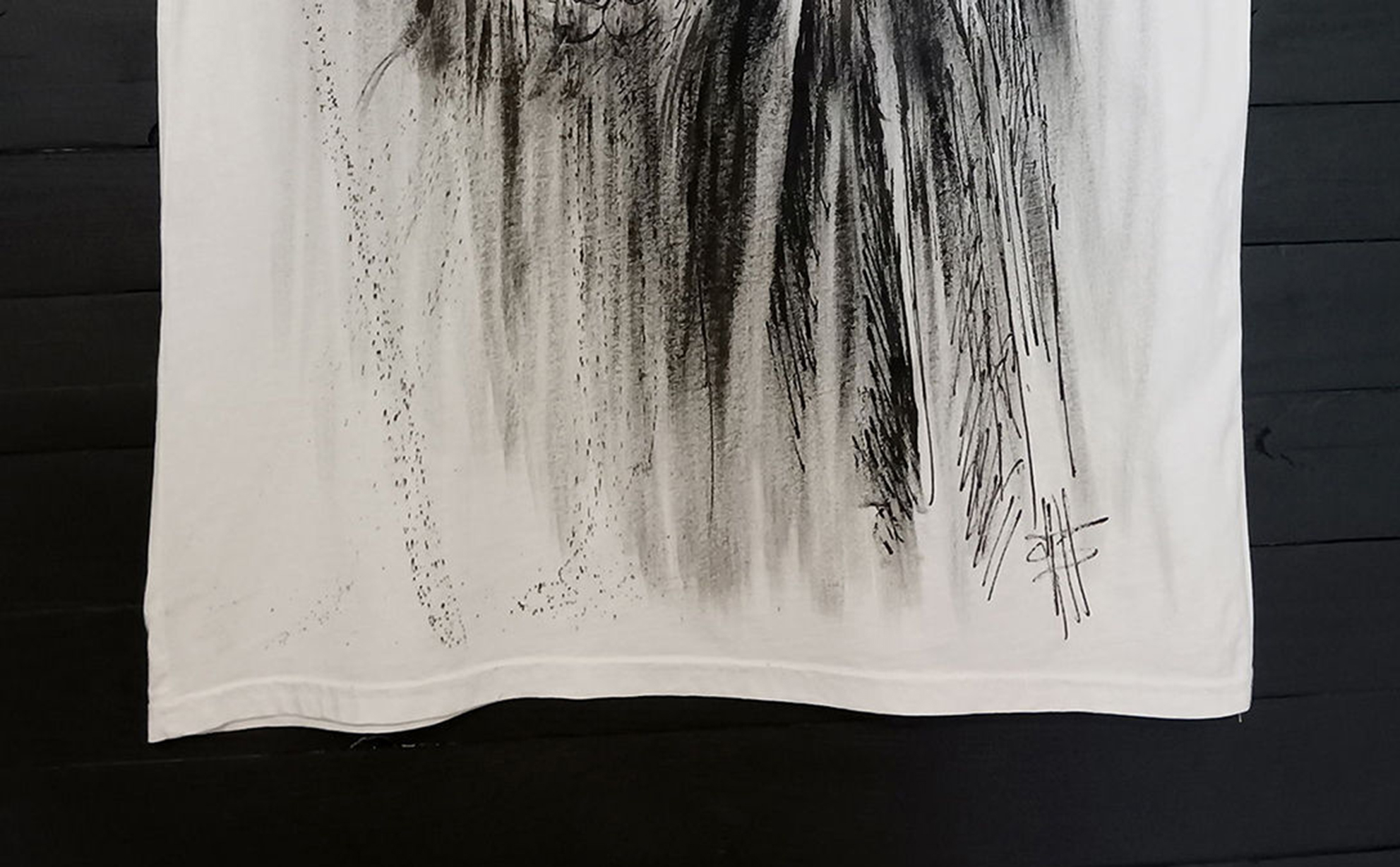 T-shirt dipinta a mano "Il corvo - The Crow" - Image 3